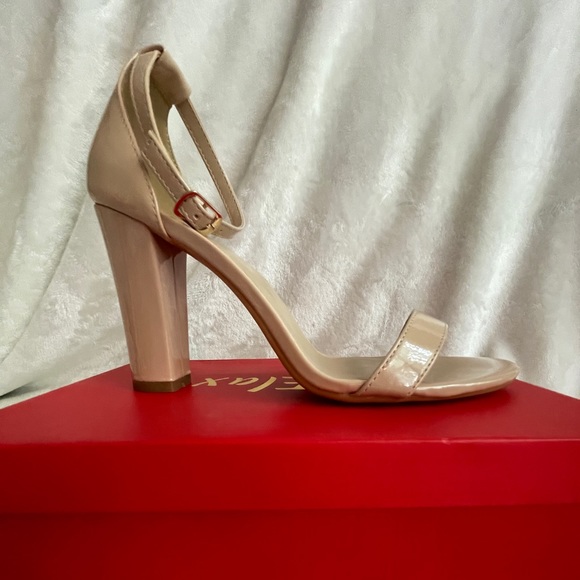 New Tan Chunk Heel Sandal Women’s Size 10 - Picture 8 of 11